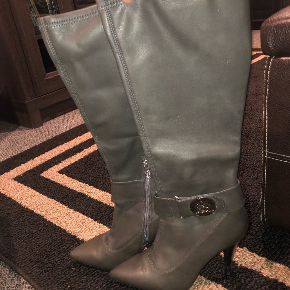 BCBGeneration gray boots